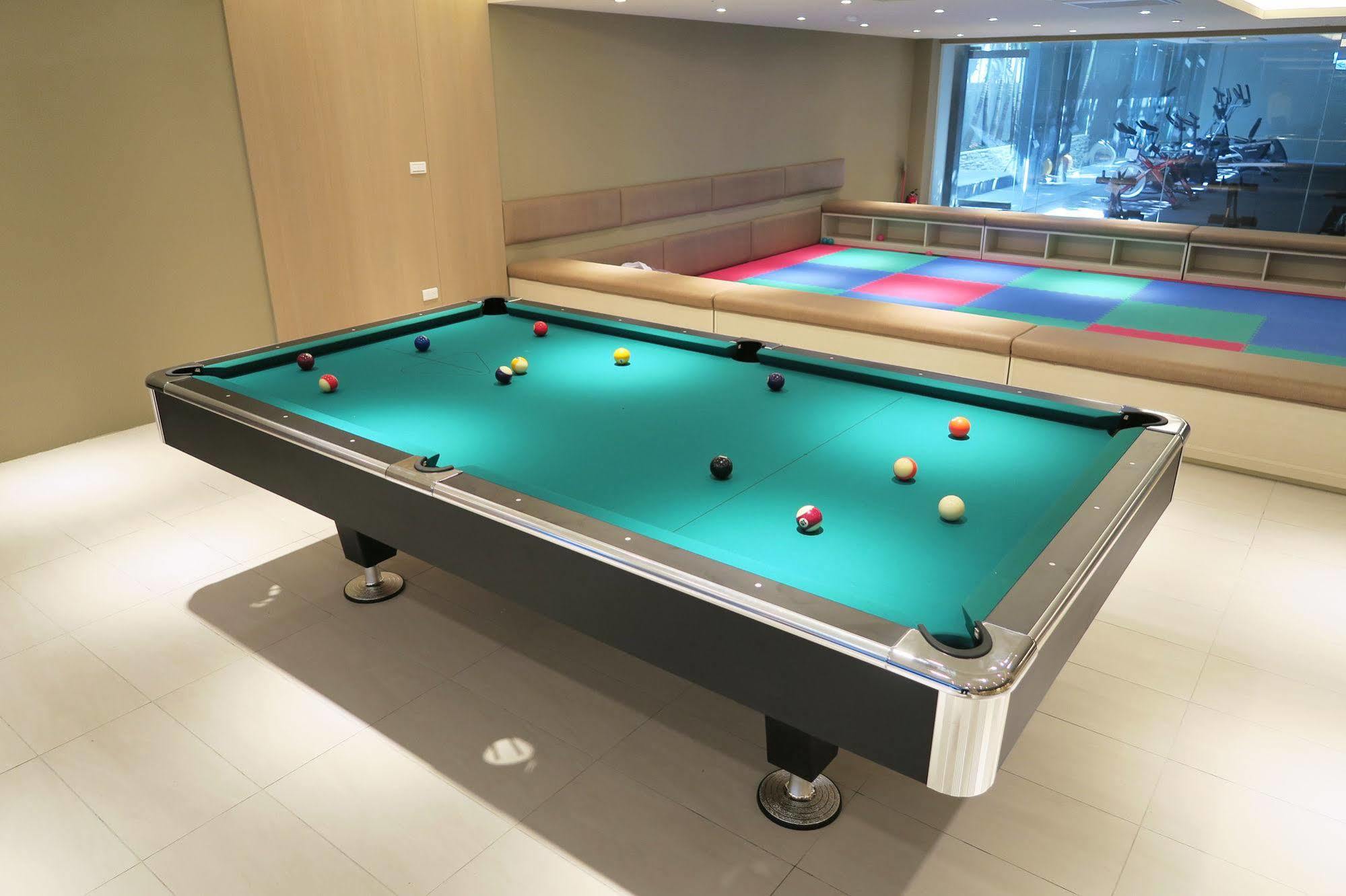 Look Royal Resort Csiaji Kültér fotó Pool table