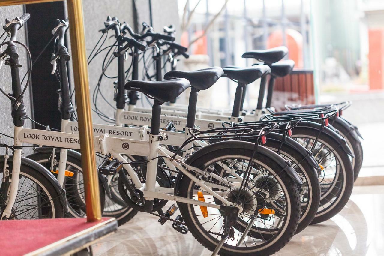 Look Royal Resort Csiaji Kültér fotó Bicycle rental at London Heathrow Airport